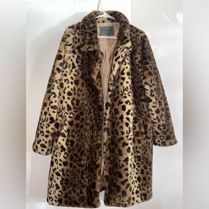 Used Cavalini leopard print faux fur coat size 2X (missing 2 snap buttons)